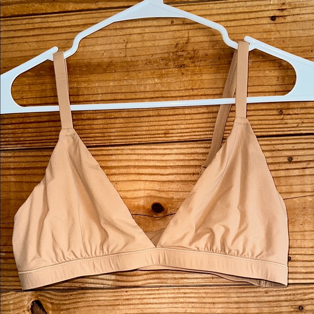 SKIMS Tan Triangle Cup Bralette NWOT